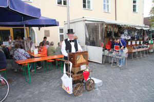 Krämermarkt mit Flohmarkt in Langenenslingen